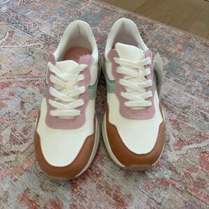 Retro Pink and Brown Sneakers with Vintage Design